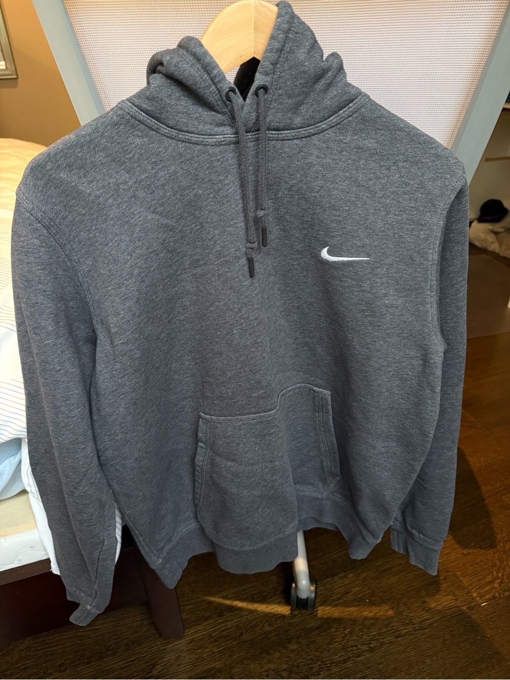 Nike Men's Charcoal Gray Pullover Hoodie with White Swoosh